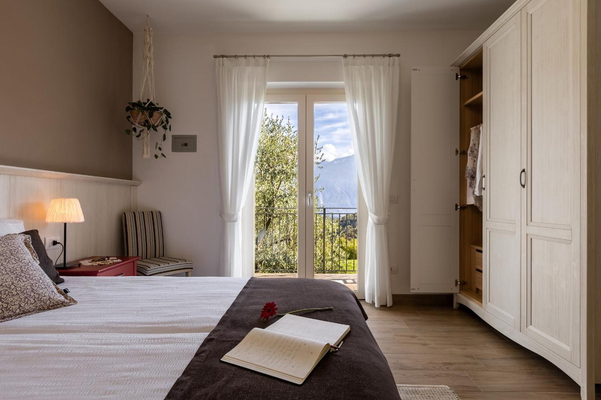 Mos Country House Tremosine Экстерьер фото