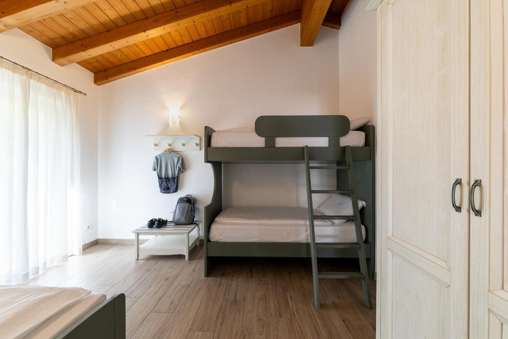 Mos Country House Tremosine Экстерьер фото
