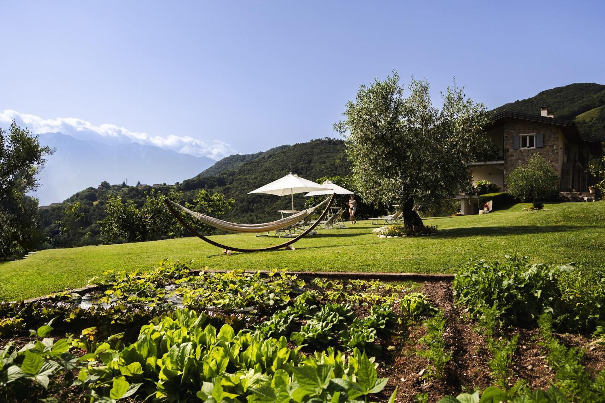 Mos Country House Tremosine Экстерьер фото