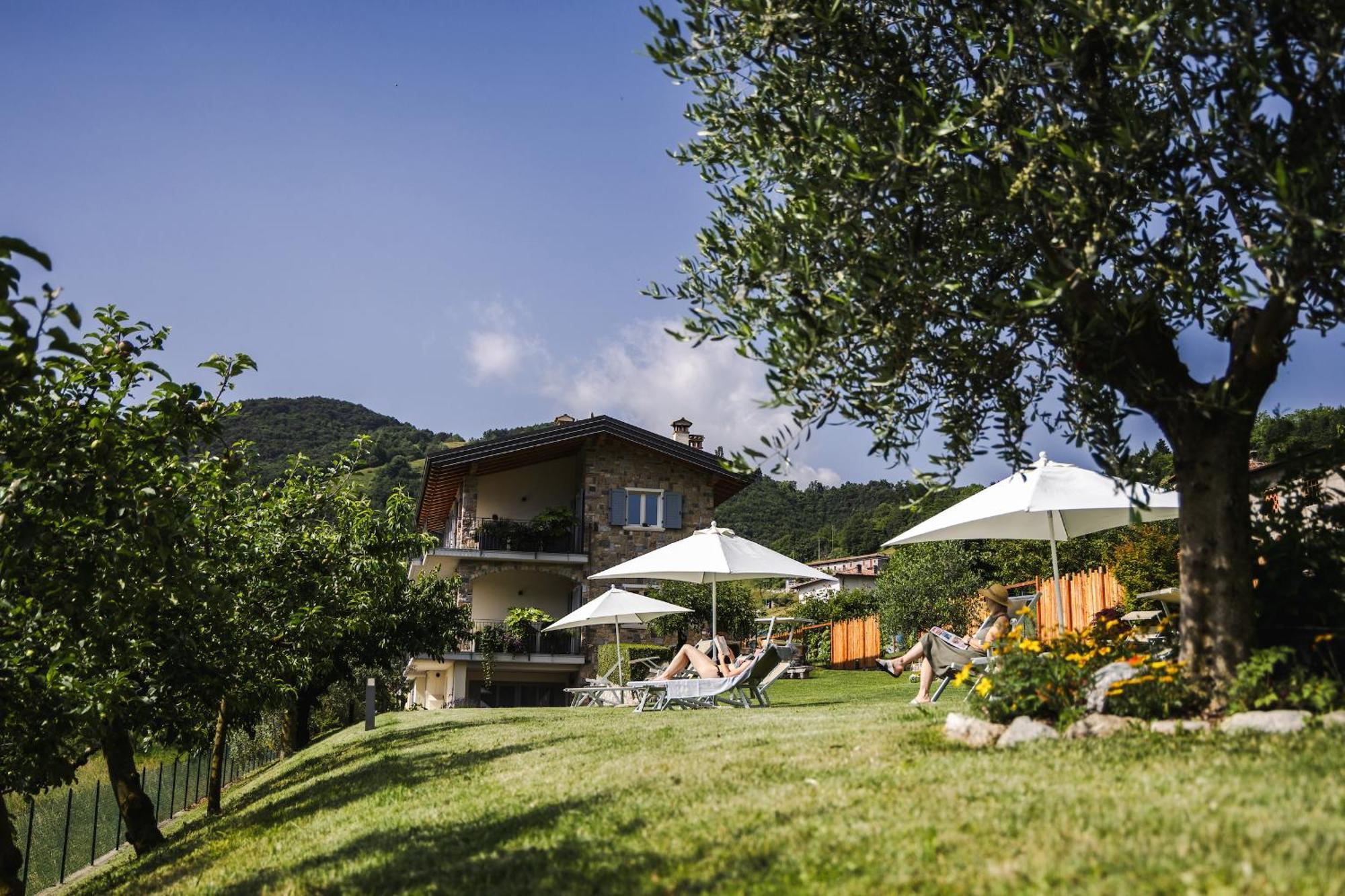 Mos Country House Tremosine Экстерьер фото